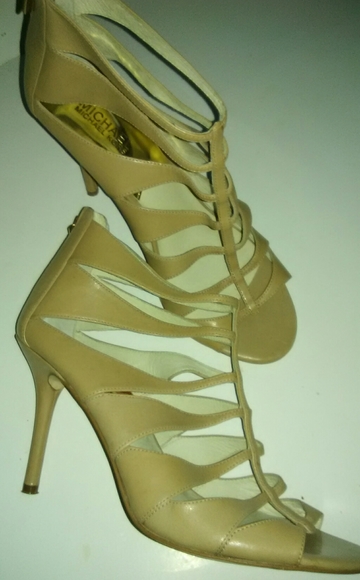 Michael Kors Shoes - Micheal Kors Nude Heels